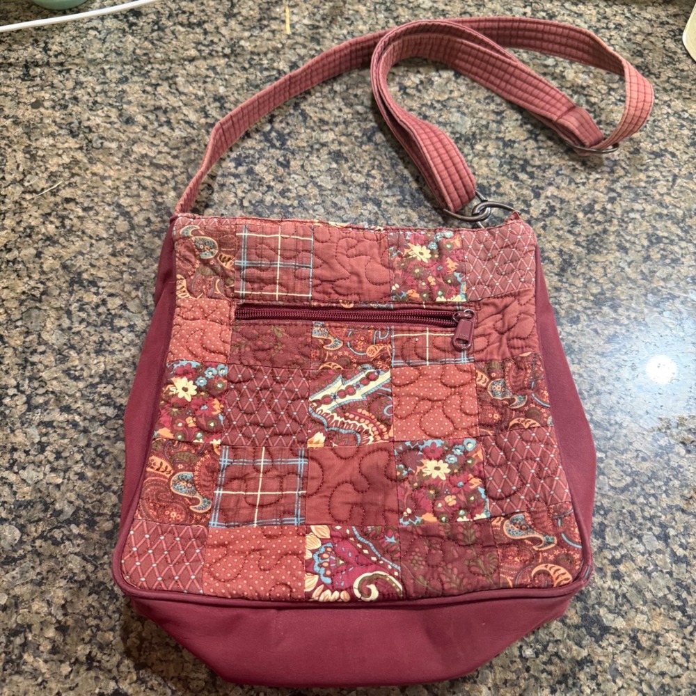 Donna Sharp Quilted Patchwork Crossbody Bag Burgundy Floral Paisley Kentucky Bag